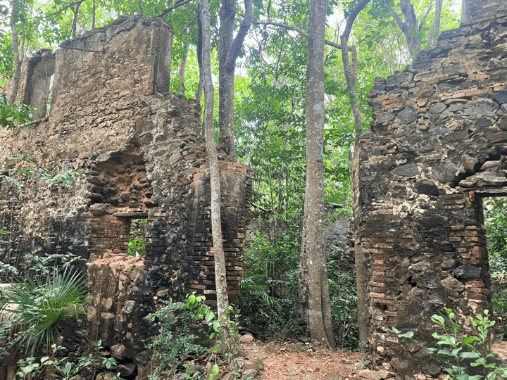 Neltjeberg Bay Ruins